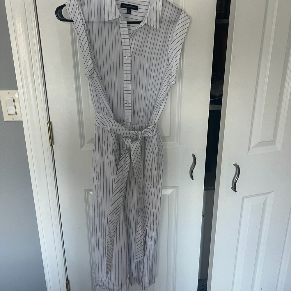 Banana Republic White and Gray Striped Midi Dress